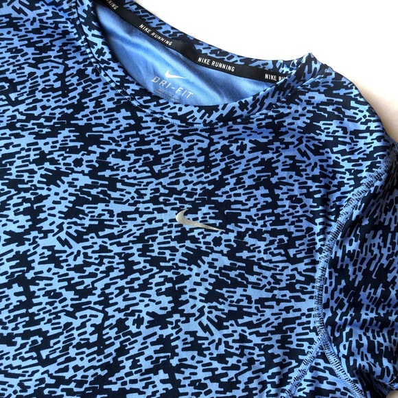 NIKE Dri-fit Running Short Sleeve Top Size Medium - Picture 3 of 5